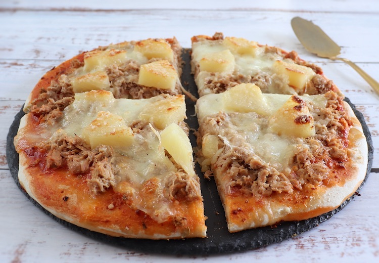 tuna-pineapple-pizza-01-4892994-5834833-jpg