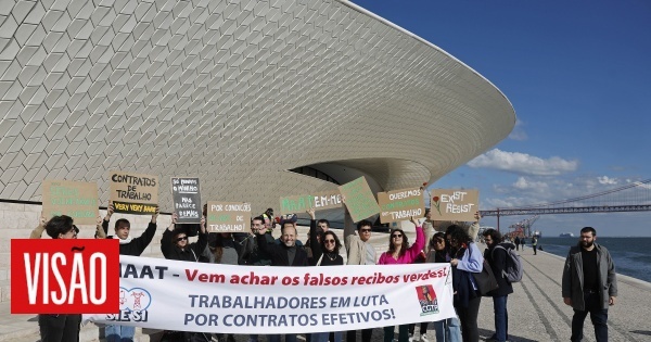 les-assistants-de-salle-maat-manifestent-pour-des-contrats-de